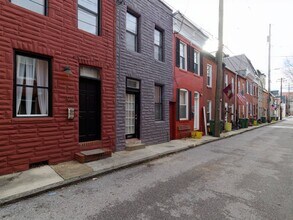 Building Photo - 911 S Belnord Ave