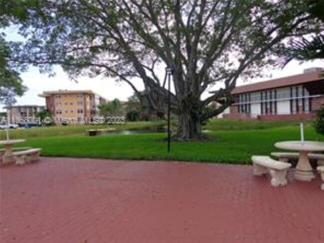 Building Photo - 2901 NW 47th Terrace