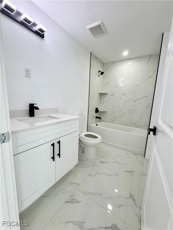 Building Photo - 670 Chemstrand St E