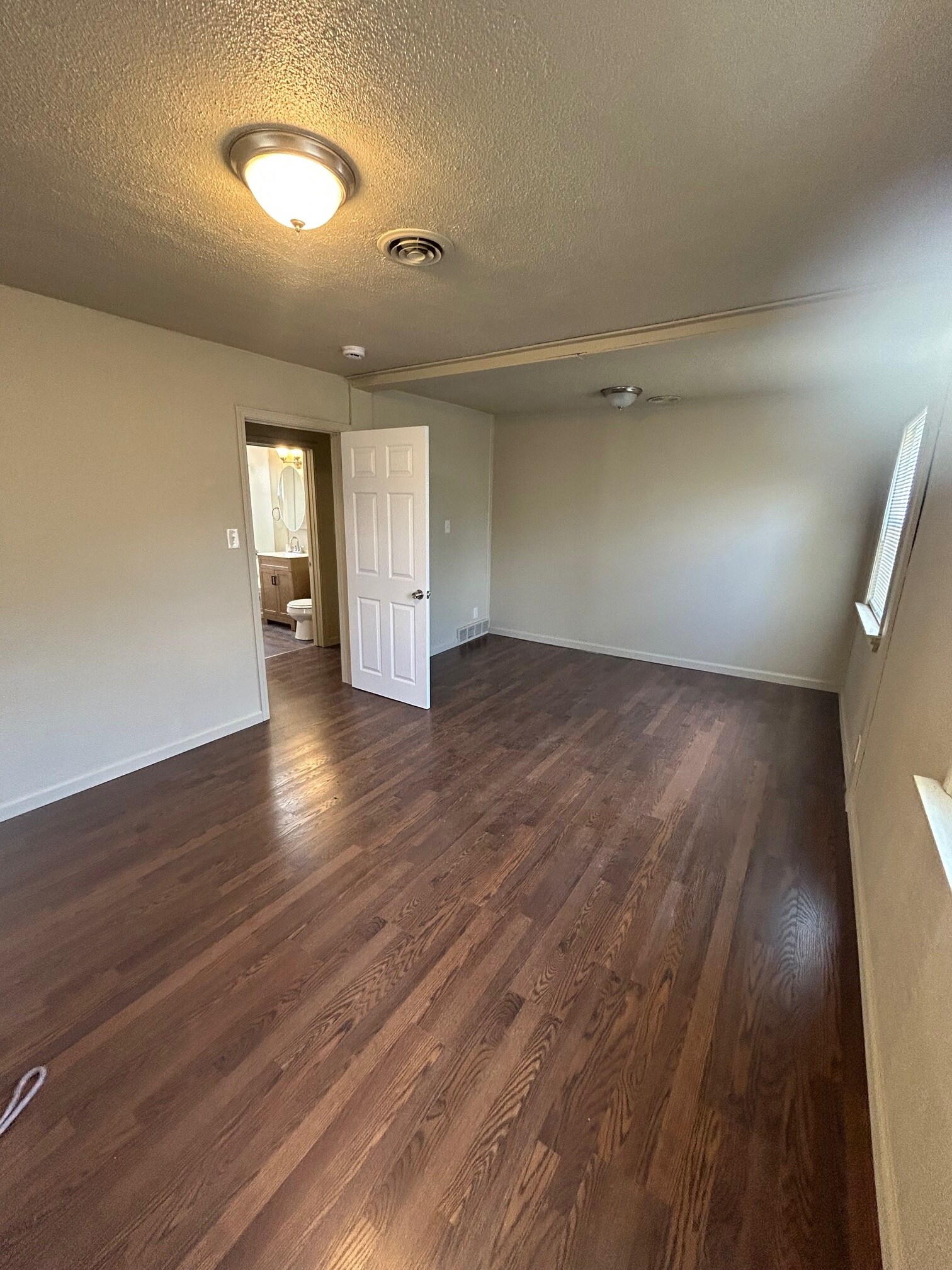 Building Photo - 2138 N Center Rd