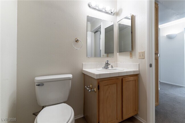 Building Photo - 7100 W Pirates Cove Rd