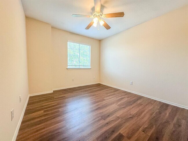 Building Photo - 1101 Whitley Dr