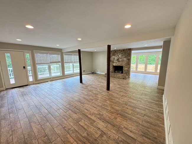 Building Photo - 2911 Auraria Rd