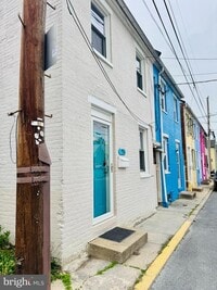 Building Photo - 25 Degrange St