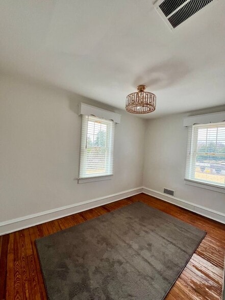 Building Photo - 222 Berlin Rd N