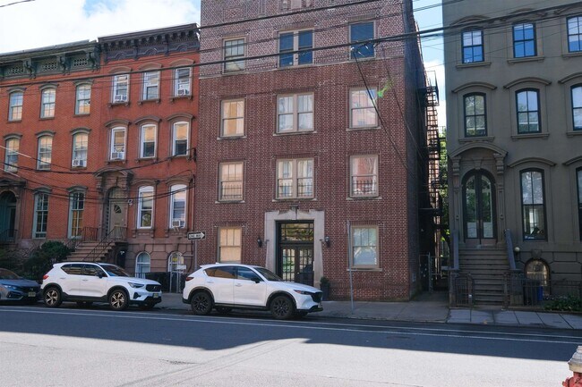 Building Photo - 245 8th St