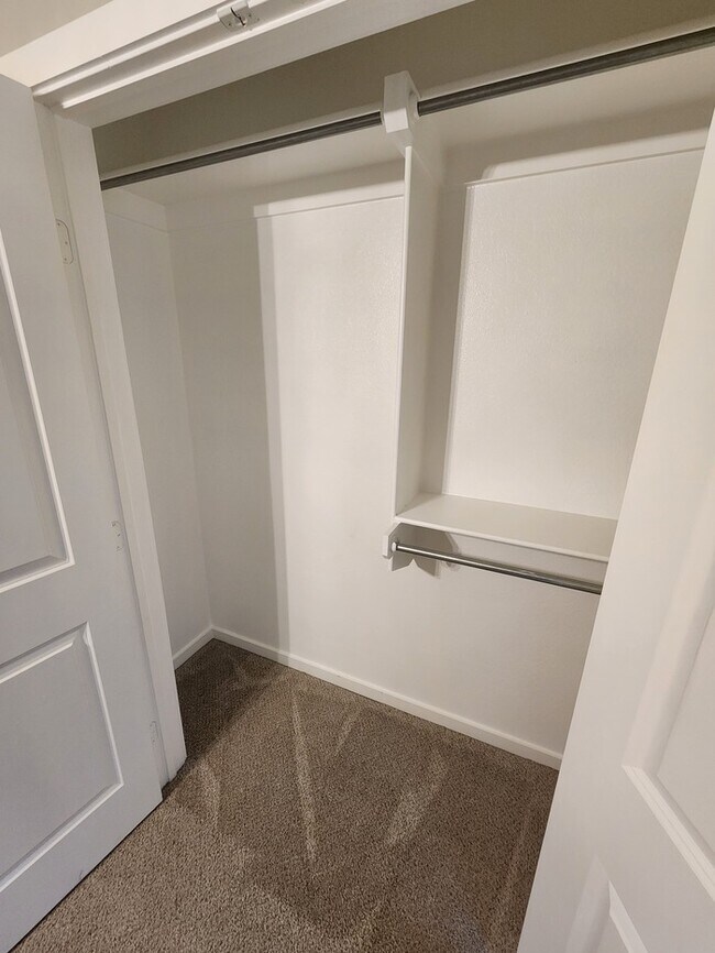 Building Photo - In Lone Star Trails! 3 bed 2 bath, 2 car garage