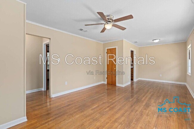 Building Photo - 2050 North Dr