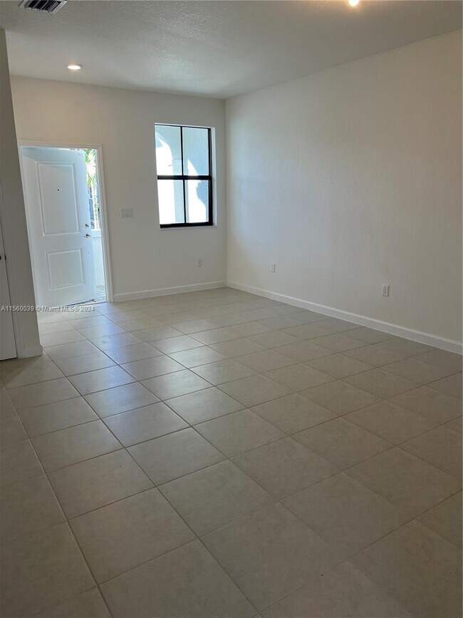 Building Photo - 13405 SW 287th Ter