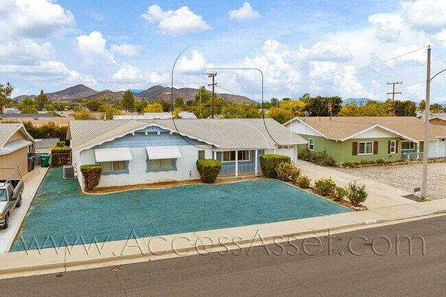 Building Photo - Gorgeous 3 Bed/2 Bath Home In Menifee Civic 55+ Community!