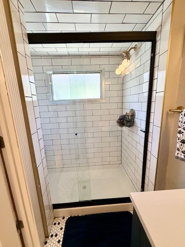 Building Photo - *West side charmer completely remodeled, mid century flare!