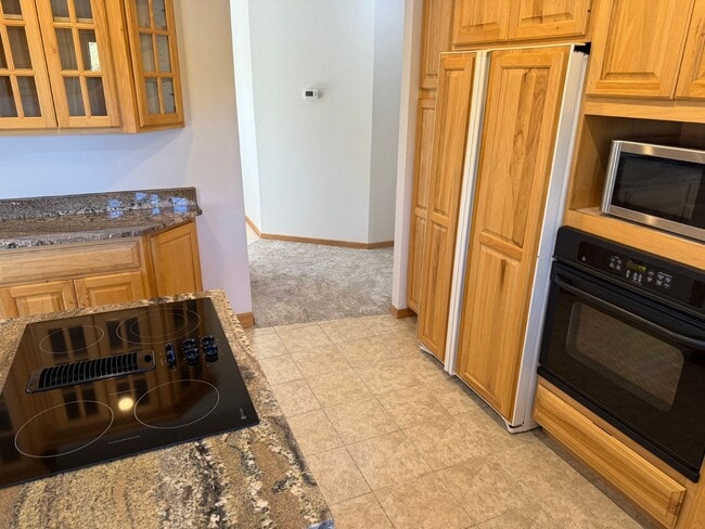 Building Photo - 3 Bed 2 Bath Large Semi-Rural Modern Beaut...