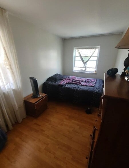 Building Photo - 120 Wyona St