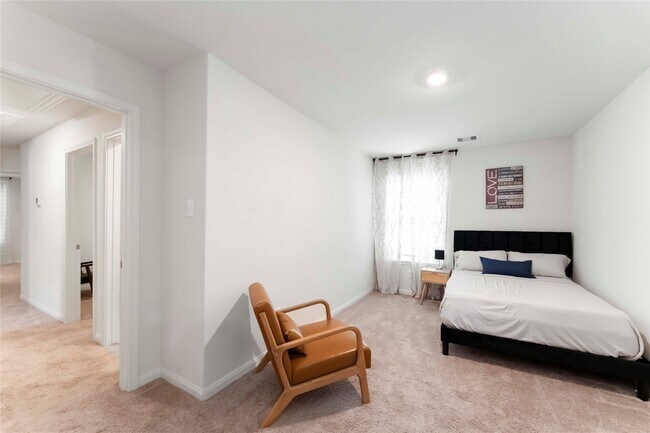 Building Photo - 408 Elaine Vly Dr