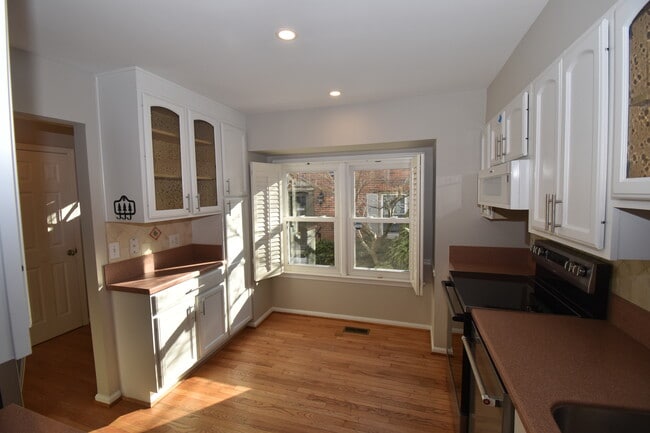 Building Photo - Bashford Lane Cluster