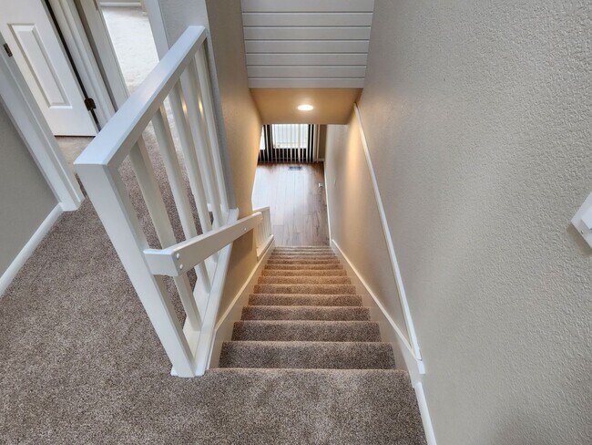 Building Photo - Love the area you live ! River Run area in South East Boise!