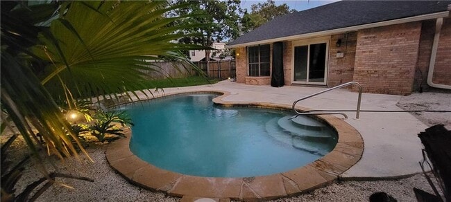 Building Photo - 8860 Dawes Point Dr
