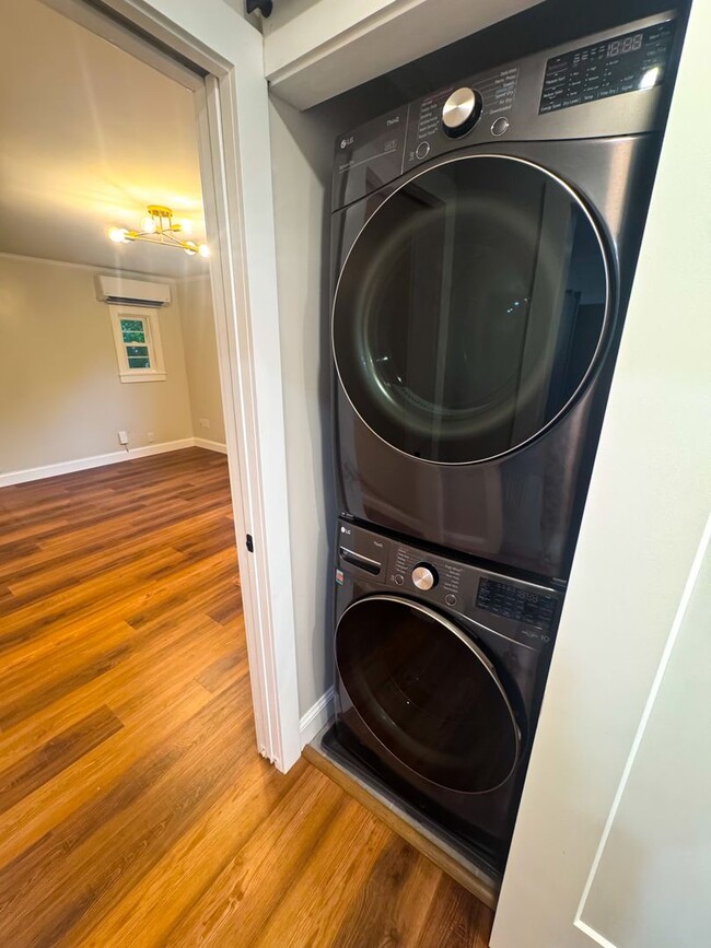 Building Photo - Gorgeous Bath 3BR/2BA Home for RENT! $2700