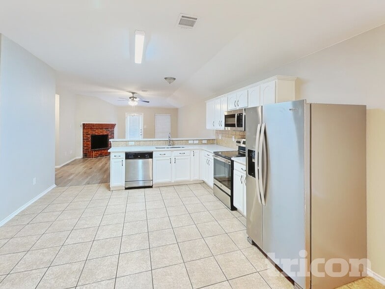 Building Photo - 626 Chapman Dr