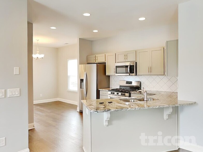 Building Photo - 311 Cloverbrook Way