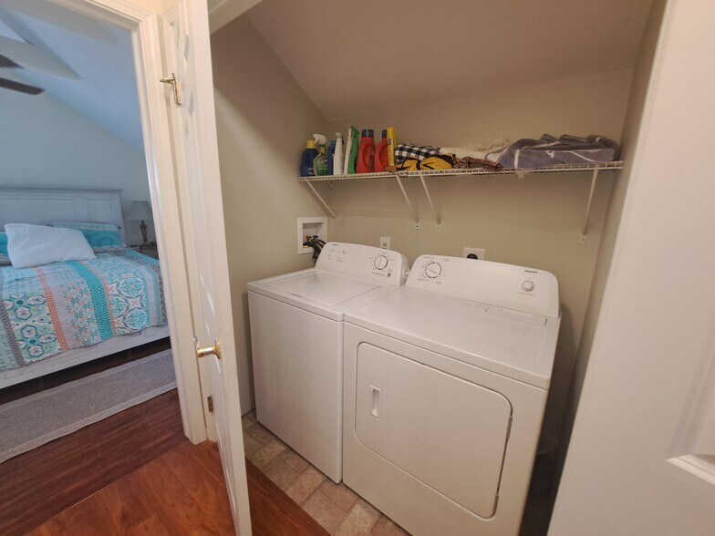 Washer/Dryer in closet - 22 Wilder Ter