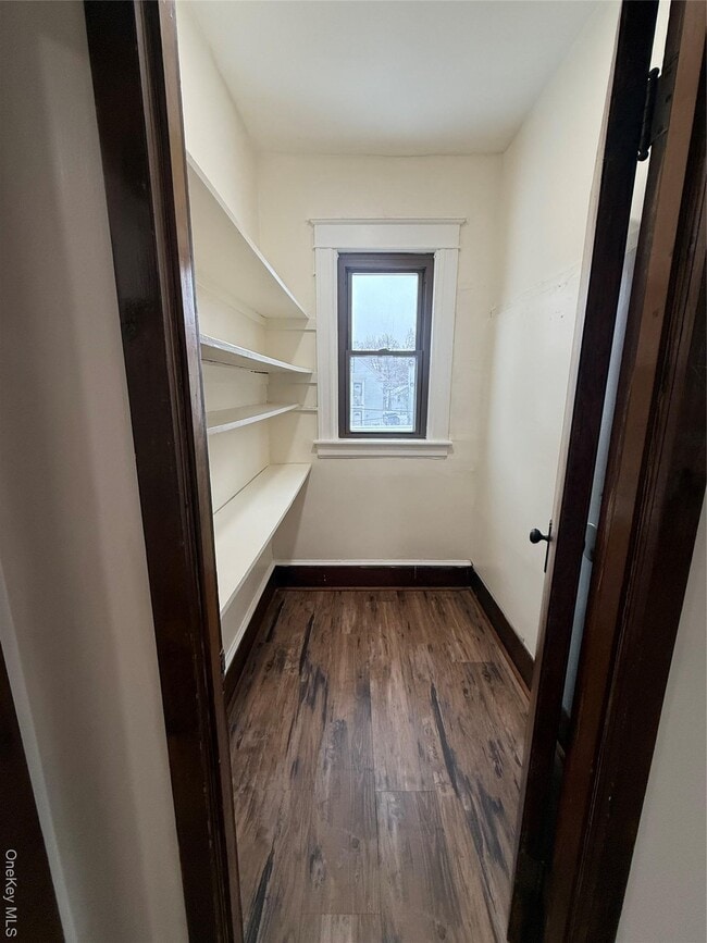 Building Photo - 173 Mansion St