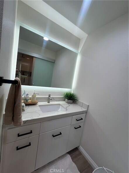 Building Photo - 139 S Poplar Ave