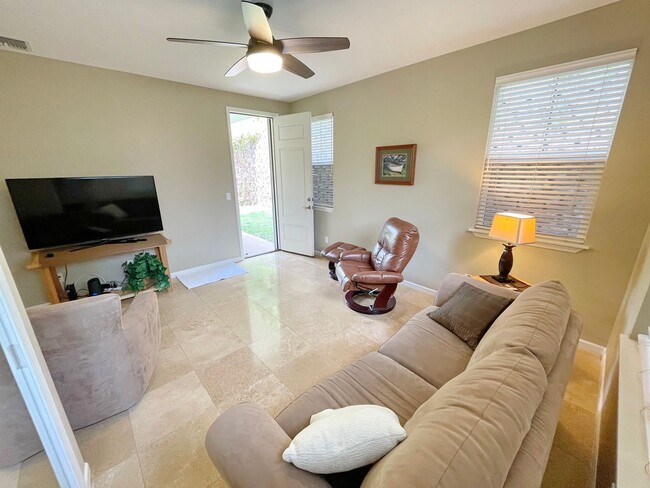 Building Photo - Elegant 1-Bedroom Retreat in Prestigious South Maui Neighborhood w/ Utilities Included – Availabl...