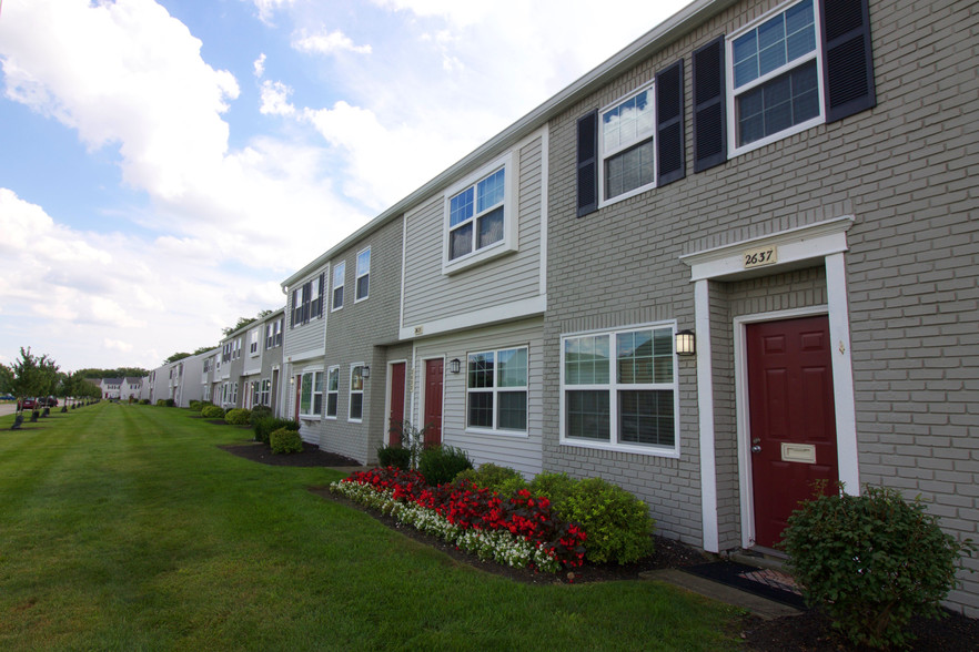 Building Photo - Sawbury Commons