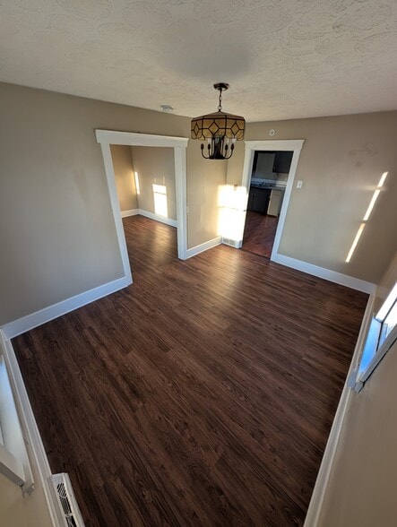 Building Photo - 218 Winckles St