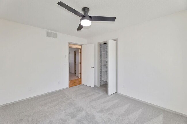 Building Photo - 1230 S Ridgehurst Cir