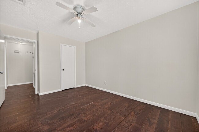 Building Photo - 9850 Sagebud Ln
