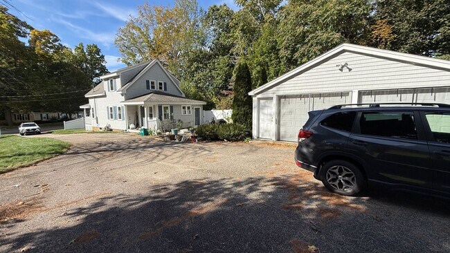 Building Photo - Conventional Style 3 BR Single Family Home...