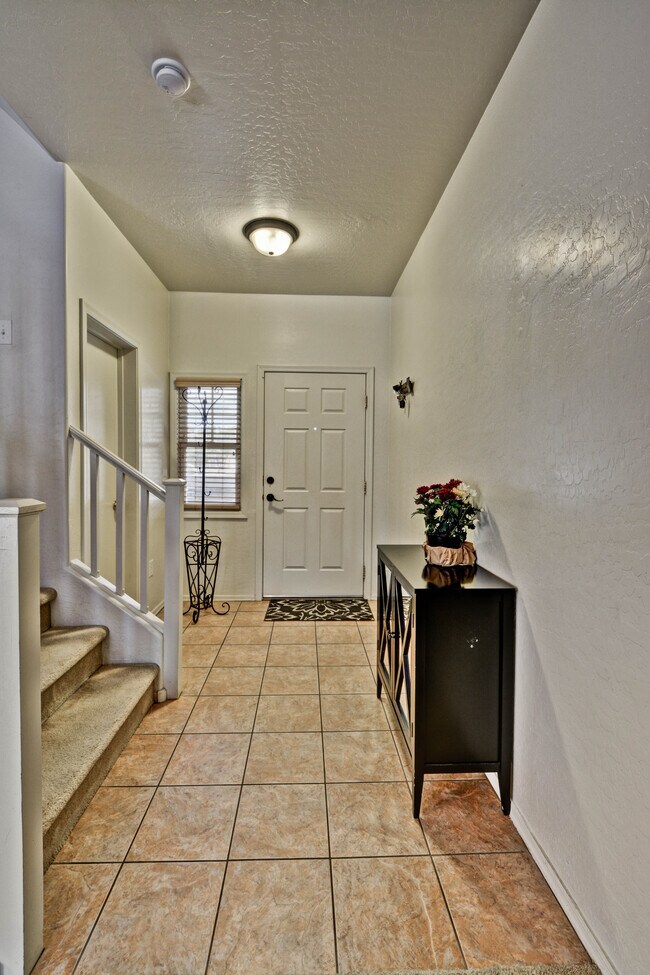 Building Photo - 17243 W Tara Ln