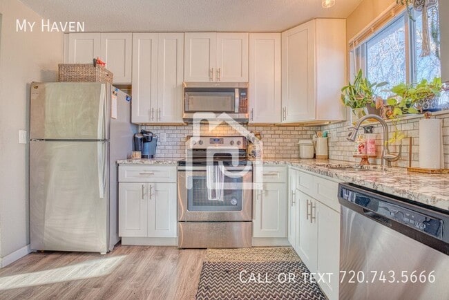 Building Photo - 15169 E Columbia Dr