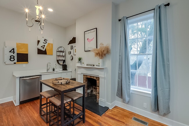 Building Photo - 612 Shelby St