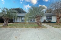 Building Photo - Modern Gulf Breeze Duplex: 3 Bed, 2 Bath, ...