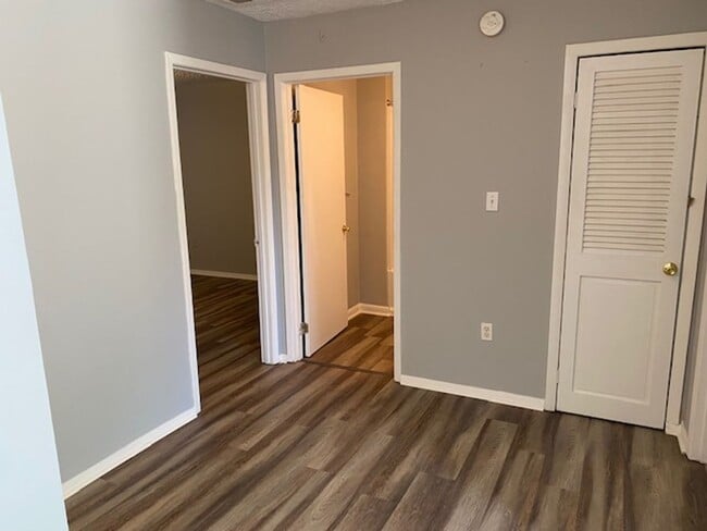 Building Photo - 810 Old McGinley Dr