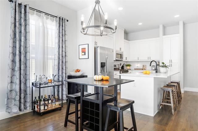 Building Photo - 312 N Henderson Ave