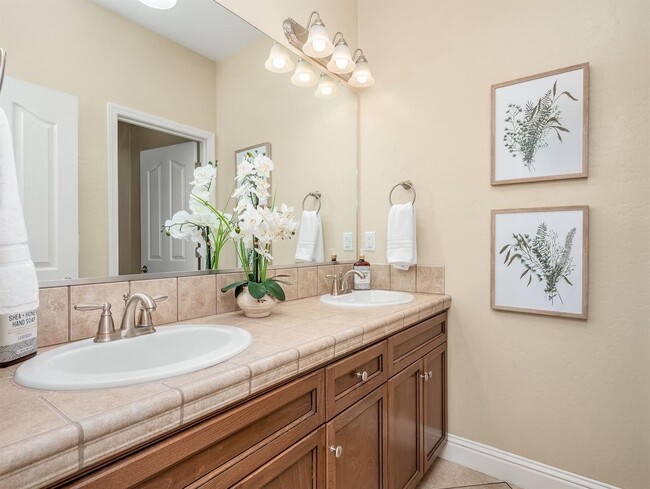 Building Photo - Beautiful Clovis North 4/3