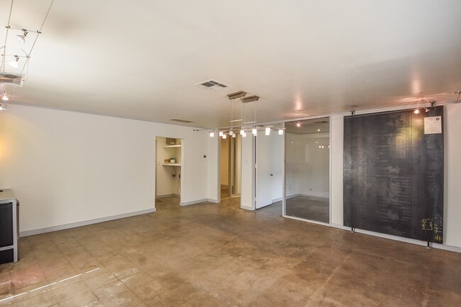 Building Photo - 1310 E 29th St