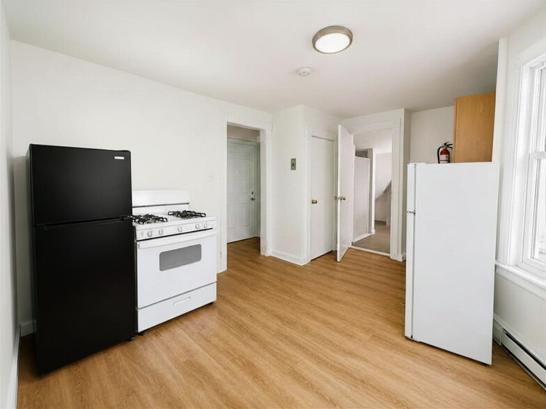 Kitchen - 276 Atlantic St
