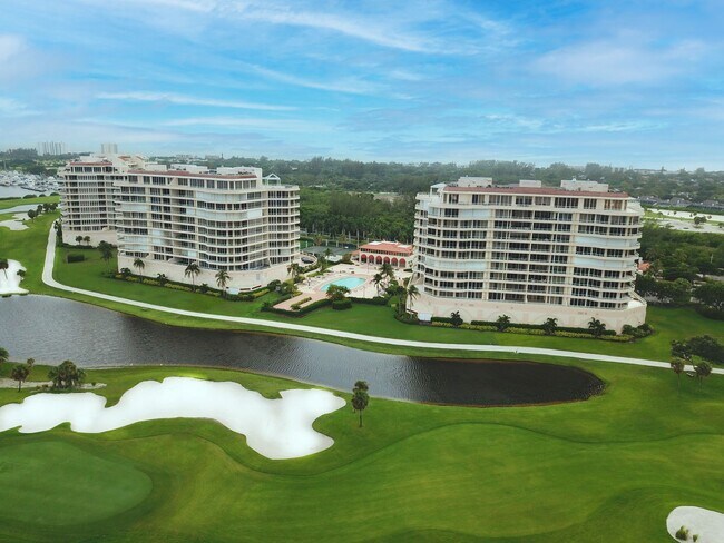 Building Photo - Luxury Seasonal or Annual Rental in the Prestigious Grand Bay Community – Longboat Key