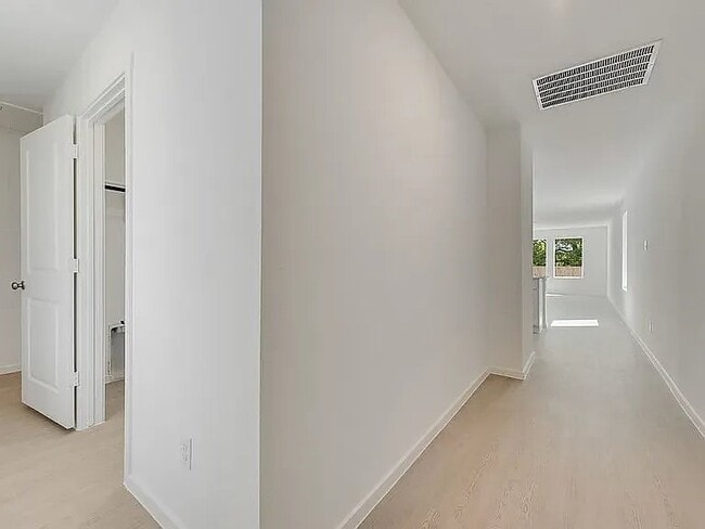 Building Photo - 900 Calley Pear Trl