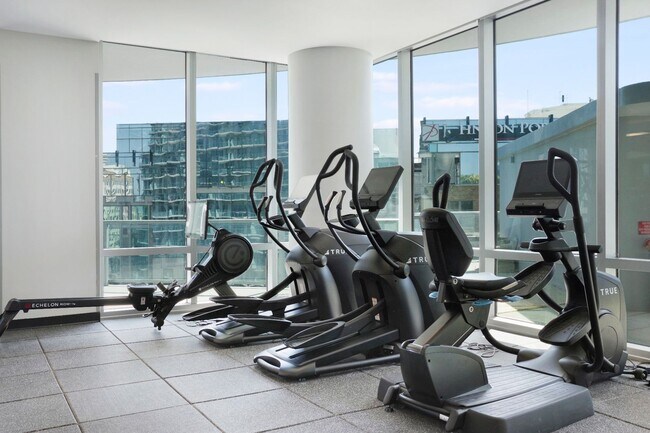 Building Photo - 400 Central Ave