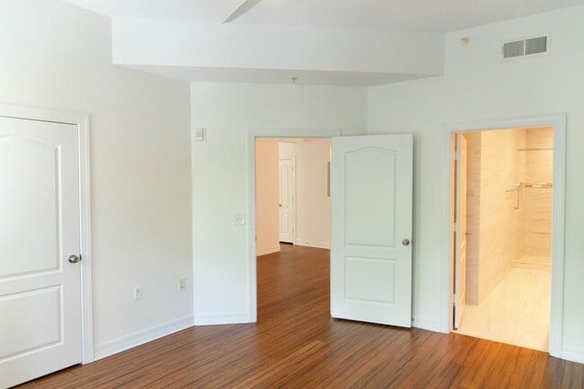 Building Photo - 501 Mirasol Cir