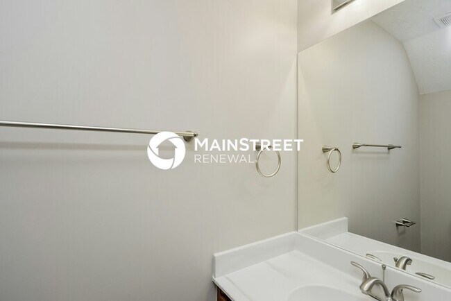 Building Photo - 3 Bedroom Pet-Friendly Home in Covington, GA with Main Street Renewal