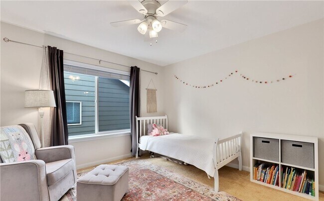 Building Photo - Beautiful large 4 bedroom home in the High...
