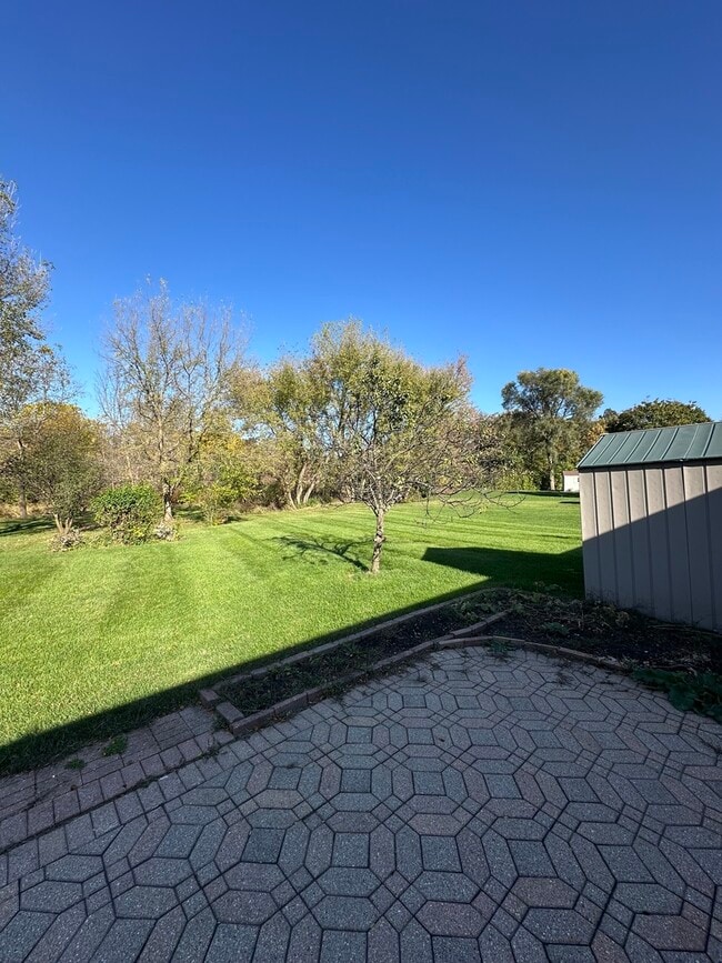 Building Photo - 2120 Belvidere Line Dr