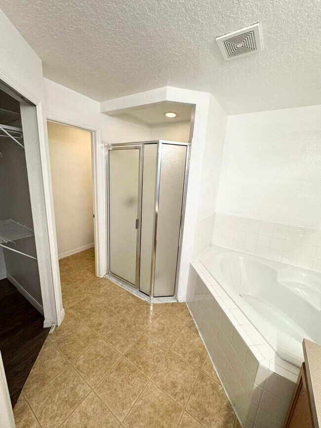 Building Photo - 205 Pima Trail